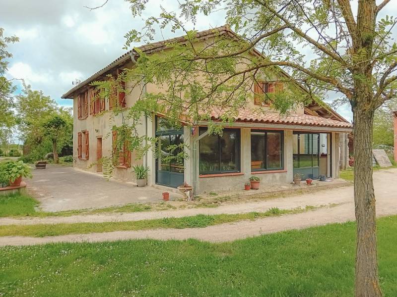 Installation d'une fermeture de terrasse moderne dans le Tarn 